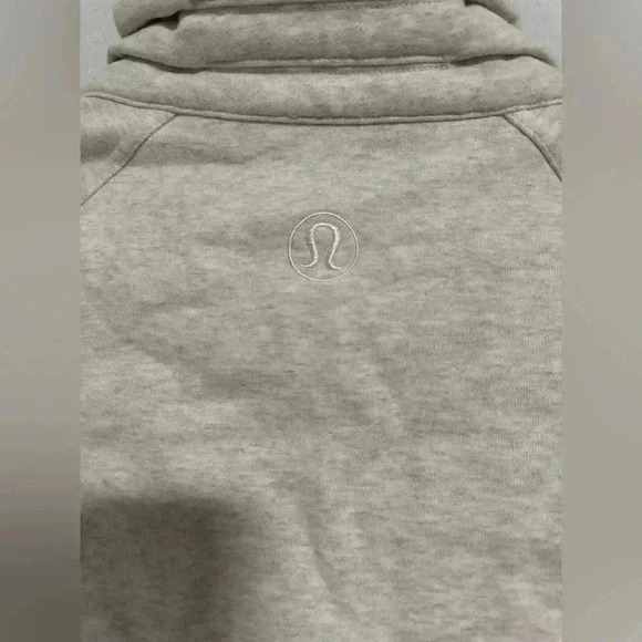 268. Lululemon light grey cotton jacket size 4 - Picture 4 of 5